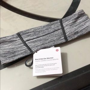 Lululemon run it out ear warmer